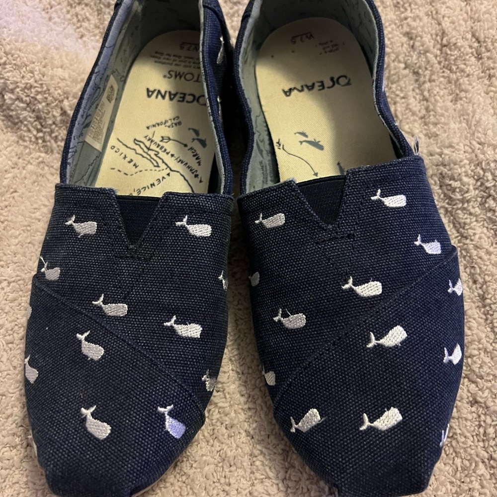 TOMS canvas slip on oceana addition 7.5